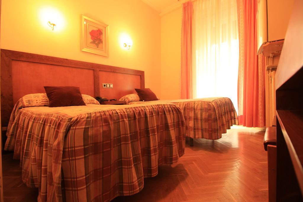 Hostal Greco Gran Via مدريد المظهر الخارجي الصورة
