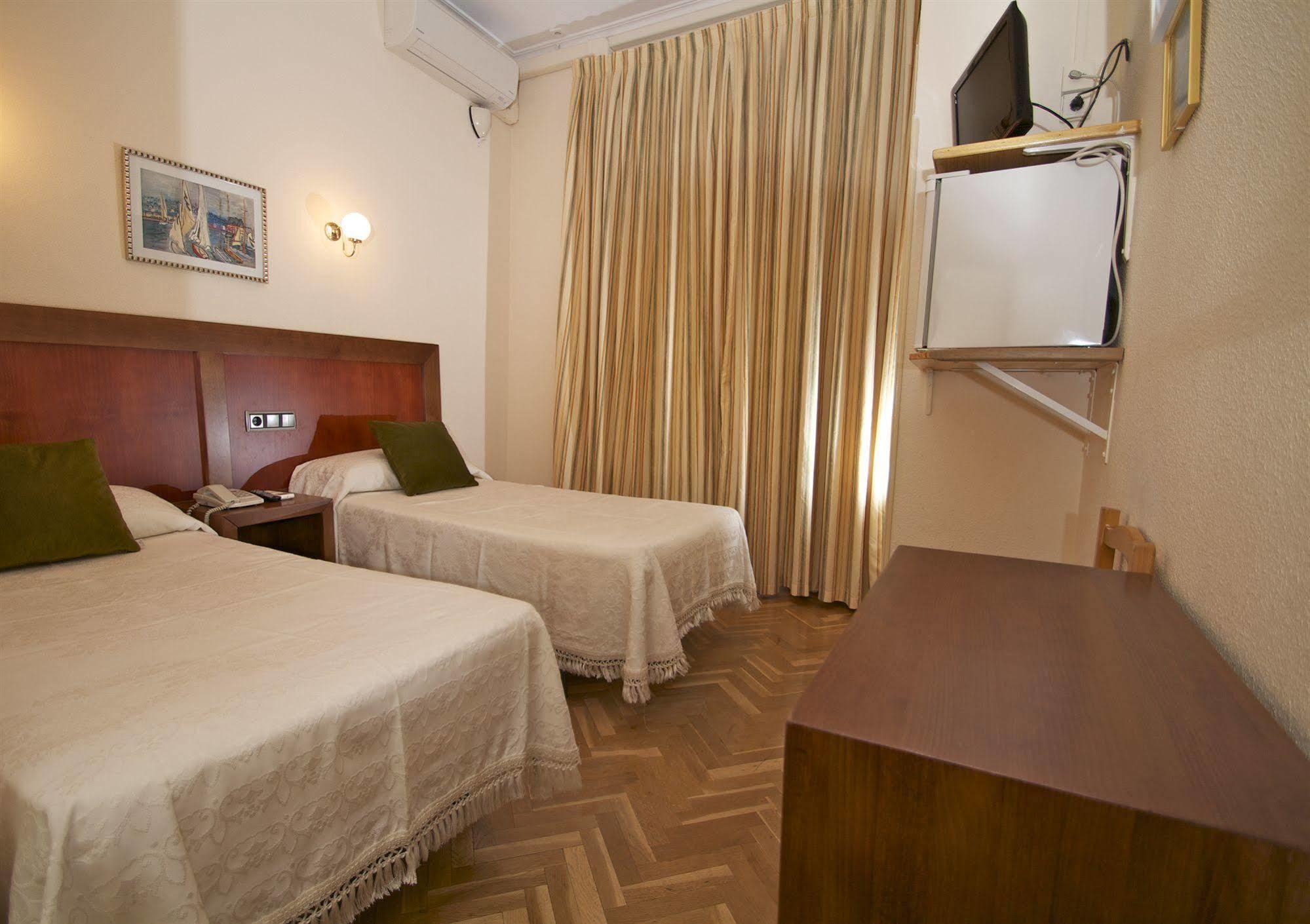 Hostal Greco Gran Via مدريد المظهر الخارجي الصورة