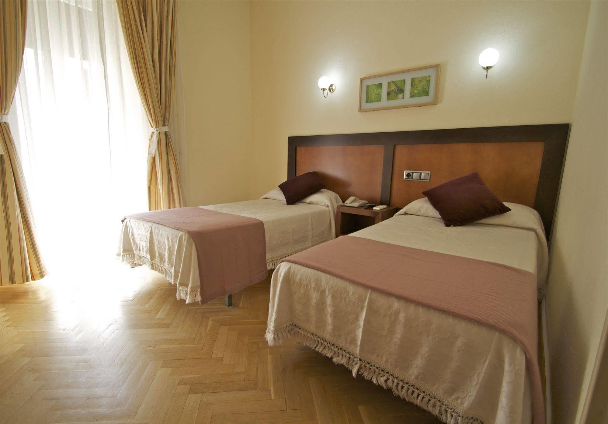 Hostal Greco Gran Via مدريد المظهر الخارجي الصورة