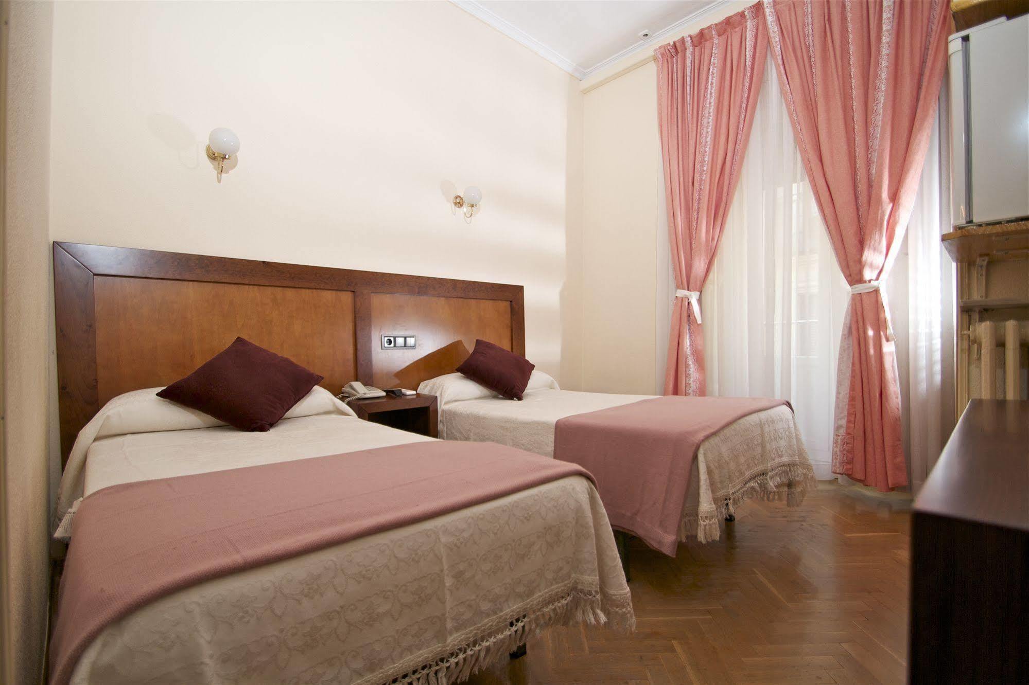 Hostal Greco Gran Via مدريد المظهر الخارجي الصورة